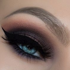 “@makeupbytaren in the 35N palette. This smoldering plum eye look is everything and more!! Follow her and shop this matte palette on…” Plum Smokey Eye, Morphe Brushes, Beautiful Eye Makeup, Gorgeous Eyes, Kiss Makeup, I Love Makeup, Makeup Goals, Flawless Makeup, Gorgeous Makeup