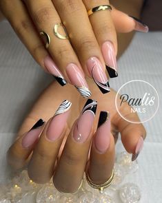 Black And Gold Acrylic Nail Designs, Blue Headboard, Pink French Nails, Gold Acrylic Nails, Fingernail Designs, Winter Nails Acrylic, Beige Nails, White Acrylic Nails, French Acrylic Nails