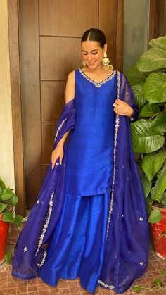 Shadi Outfits, Blue Sharara, Faiza Saqlain, Indian Outfits Lehenga, Maya Ali, Iqra Aziz, Pakistani Fancy Dresses, Pakistani Fashion Party Wear