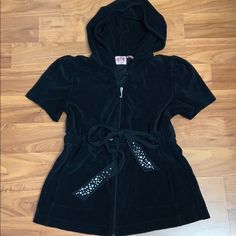 Brand New Without Tags Original Juicy Couture Size Medium Black Terry Hoodie Drawstring At The Waist Chunky Rhinestone Accents On Sleeves Crystal Rhinestone Tie Short Sleeves Iconic ��“J” Zipper Pull D2 Bling Jacket, Juicy Couture Tracksuit, Velvet Tracksuit, Faux Fur Top, 2000s Clothes, Velour Tops, Velour Hoodie, Tracksuit Jacket, Tie Shorts