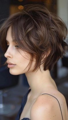 #haircolor #hairstyle #hairideas #hair Short Haircuts With Layers, Haircuts With Layers, Japanese Short Hair, Covering Grey Roots, Short Wavy Haircuts, New Short Hairstyles, Grey Roots, Modern Haircuts