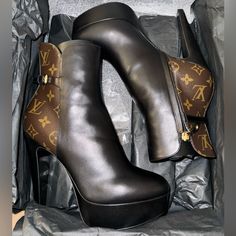 These Are A Brand New Never Worn Pair Of Authentic Louis Vuitton Ankle Boots. These Boots Are Platform But How Ever Still Not Too Hard To Walk In. Heart Shoes, Louis Vuitton Shoes, Authentic Louis Vuitton, Fashion Boots, Bootie Boots, Black And Brown, Walking, Ankle Boot, Ankle Boots