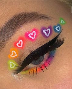 Makeup Ideas Colorful Creative, Celebrity Shifting, Crazy Eyeshadow Looks, Hippie Makeup, Teknik Makeup, Halloweenský Makeup, Parade Ideas, Indie Makeup