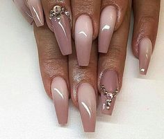 Ombre Nail Colors Ideas Winter 2023-2024: 17 Stylish Suggestions - thepinkgoose.com Nail Sparkle Designs, Clear Natural Nails, Nails Design Natural, Nail Sparkle, Ombre Nail Colors, Ombre Coffin, Long Nail Art, Elegant Manicure, Natural Ombre