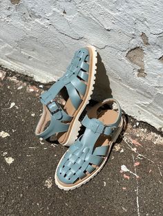 Fashionable fisherman sandals with soft insole and extra comfy fit! Upper: genuine leather/suede Sole: Vibram Width can be regulated upon request 🤍 Sandals Patterns, Fisherman Sandals, May 2024, Comfy Fits, Women's Shoes Sandals, Soft Leather, Ukraine, Shoes Sandals, Genuine Leather