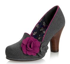 Grey retro heels with flower embellishment. Gray Pumps, Pin Up Shoes, Grey Pumps, Rose Shoes, Court Shoe, Gray Shoes, Platform High Heel Shoes, Shoes Grey