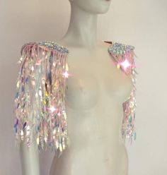 Schnee Party, Space Cowgirl Costume, Fringe Jewelry, Shoulder Jewelry, Cowgirl Costume, Gold Fringe, Festival Looks, Beaded Fringe