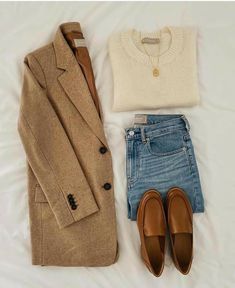 Ootd Flatlay, How To Have Style, Outfit Plan, Minimalist Wardrobe, Outfit Casual, Work Fashion, Outfit Details