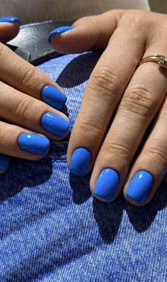 Tropical Blue Nails, Tropical Nail Colors, Blue Short Nails Ideas, Nails On Black Skin, Nails One Color, Square Nails Ideas, Beige Nails Design, Nails Black Women, Winter Nails Ideas