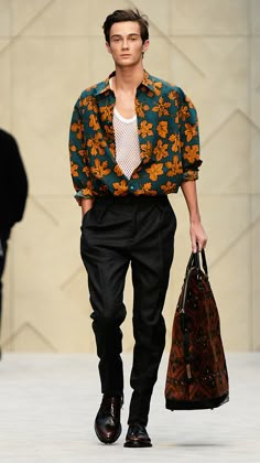 Mens Fashion Autumn 2022, Mens Creative Fashion, High End Fashion Men, Interesting Mens Fashion, High Fashion Men Outfits, Mens Fashion Show Runway, Gay Men Fashion, Fashion Design Men, Mens Fashion 2018