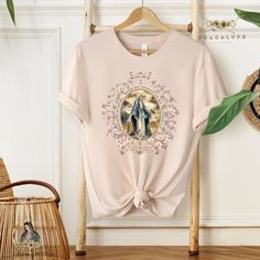 Miraculous Medal T-shirt, Virgin Mary T Shirt, Catholic Gifts for Women, Catholic T-shirt, Marian Cross Shirt, Regalo Para Mama - Etsy Our Lady Of The Rosary, Lady Of The Rosary, Spanish Prayers, Catholic Shirt, Catholic Tshirts, Rosary Gift, Cross Shirt, Cross Shirts, The Rosary