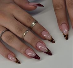 Maroon Coffin French Tip Nails, Nails To Match Cinnamon Dress, Tortoise And Burgundy Nails, Almond Nails Simple Color, Burgundy And Gold Almond Nails, November Inspired Nails, Tortoise Nails French Tip, Croc Almond Nails, Tortoise And Red Nails