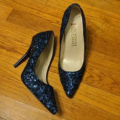 Gorgeous Navy Blue Sequin Pointed Toe Heels. I Love These So Much But I Need A Size Up. Blue Round Toe Court Shoes For Party, Blue Party Court Shoes With Round Toe, Blue Court Shoes With 4-inch Heel For Party, Sequin Clutch, Shoes Blue, Pointed Toe Heels, Blue Shoes, Shoes Women Heels, Sequin