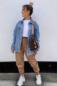 Oversized Denim Jacket Outfit, Casual Chique Stijl, Jean Jacket Outfits, Denim Jacket Outfit, Moda Jeans, Oversized Denim Jacket, Causual Outfits, Komplette Outfits