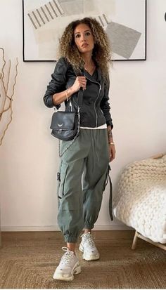 Street Style Fall Outfits, Sneakers Looks, Funky Outfits, Funky Fashion, Mein Style, Outfits Verano, Street Style Chic, Street Style Inspiration, Comfy Fashion