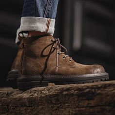 Men Retro Winter Shoes Desert High Top Boot Winter Work Shoes, Formal Boots, Retro Style Men, Retro Type, Worker Boots, Popular Boots, Desert Boot, High Top Boots, Socks And Heels