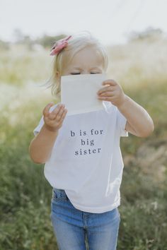 Pregnancy Announcement Ideas With Kids, Toddler Baby Announcement, Toddler Pregnancy Announcement, Pregnancy Announcement Photos With Child, Big Sister Announcement Photoshoot, Pregnancy Announcement Photos 2nd, Baby Announcement With Toddler, Baby 2 Announcement Ideas, 2nd Baby Announcement With Toddler