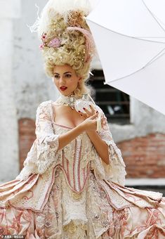 Carnivale Costume, Theatrical Costumes, Venice Carnival Costumes, Rococo Dress, Madison Reed, Solo Costume, Venice Carnival, History Fashion