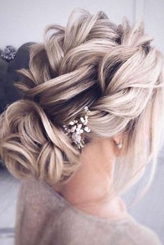 Braided Prom Hair Updos to Finish Your Fab Look ★ See more: http://glaminati.com/braided-prom-hair-updos/ Nails Health, Wedding Headpieces, Romantic Wedding Hair, Best Wedding Hairstyles, Braided Hairstyles Updo, Penteado Cabelo Curto, Braided Hairstyles For Wedding, Braided Updo, Fashion Hair