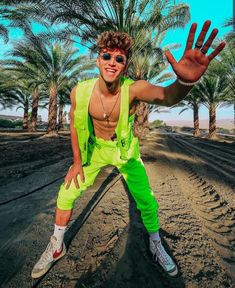 Rave Outfits Men Edm, Guy Rave Outfits, Simple Rave Outfits, Neon Festival Outfit, Rave Outfit Men, Neon Rave Outfits, Men Rave Outfits, Mens Rave Outfits, Neon Party Outfits