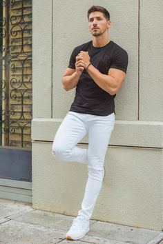 #hair #hairstyle #haircut #hairstylist #haircolor #hairfashion #haircare #hairideas #hairinspo #hairporn Mens Style Minimalist, Casual Look For Men, New Titan, Mens Casual Outfits Summer, Man Model, Male Fitness Models, Photography Poses For Men, Men Model