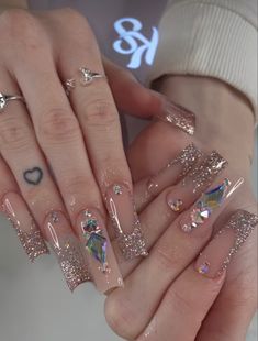 Buchifresa Nails, Nude Bling Nails, Buchona Nails, Nail Art Step By Step, Short Pink Nails, Art Step By Step, Gold Acrylic Nails, Gel Nails Diy