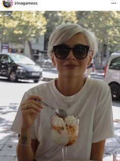 Short White Hair, Hair Inspiration Short, Pixie Haircut For Thick Hair, Haircut Inspiration, Hair Appointment, Penteado Cabelo Curto