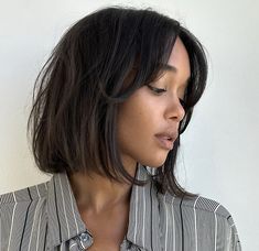 The ‘Dad Bob’ – The Effortlessly Cool Haircut Trend Taking Over – Mighty Women NI Dad Bob Haircut, Bob With Long Front Pieces, Classic Bob Haircut, Front Pieces, Short Bob Styles, Retro Inspired Fashion, Latest Haircuts, Dad Fashion, Trending Haircuts