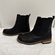 Women's Kodiak Alma Chelsea Boot, Black, Size 8, Used In Excellent Condition. Worn Once. Rugged Black Chelsea Boots For Outdoor, Black Waterproof Boots With Cushioned Footbed And Round Toe, Black Chelsea Boots With Reinforced Toe For Outdoor, Black Rugged Chelsea Boots With Round Toe, Black Rugged Chelsea Ankle Boots, Black Rugged Ankle Chelsea Boots, Black Waterproof Boots With Leather Sole And Round Toe, Casual Black Waterproof Boots With Leather Footbed, Rugged Black Chelsea Boots With Rubber Sole