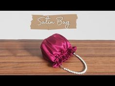 Bucket Bag Diy, Diy Tas, Diy Backpack Pattern, Tas Denim, Satin Handbag, Bucket Bag Pattern, Satin Purses, Handmade Fabric Bags, Diy Bag Designs