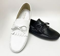 Style: M1-White Supple Calfskin slip-on Driving Moccasin from our Maurice collection features a Rubber Sole! Great for Cruise or Vacation! Cordovan Shoes, White Dress Shoes, Driving Moccasins, Shoe Horn, Shoe Tree, Horse Hair, Suede Shoes, Shoe Box, New Shoes