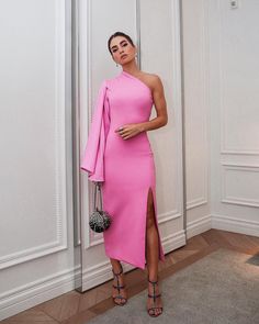 Season Outfits, One Shoulder Midi Dress, Pink Midi Dress, Look Chic, Fancy Dresses, Dress To Impress, Gowns Dresses, Beautiful Dresses