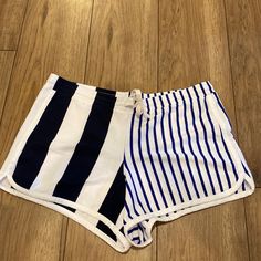 Never Worn Weekend Shorts From Jcrew. Drawstring Waist. Size Large. Waist Measures Approximately 17” With 3.5” Inseam. Smoke Free Home! Navy Cotton Shorts For Vacation, Blue Bottoms With Contrast Stripes For Summer, Casual Bottoms With Contrast Stripes For Summer, Casual Summer Bottoms With Contrast Stripes, White Shorts With Contrast Stripes For Summer, Casual Navy Shorts For Beach Season, Navy Cotton Shorts For The Beach, Navy Cotton Vacation Shorts, White Cotton Shorts With Contrast Stripes