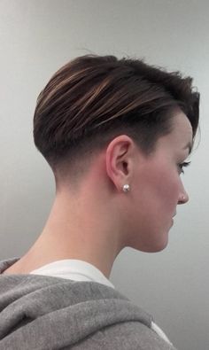 Unisex Haircuts, Two Block Haircut, Edgy Short Haircuts, Short Hair Cut, Crop Haircut, Short Hair Undercut, Edgy Short Hair, Undercut Hairstyles, Pixie Bob