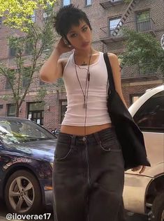 Grunge Tomboy Aesthetic, Wife Beaters Outfits, Wife Beaters Outfit Women, Cap Sleeve Top Outfit, Summer Y2k Fits, Street Aesthetic Outfit, Wife Beater Outfit Woman, Moving Outfit, Masc Women Outfits