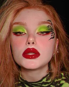 Graphic Makeup, Red Makeup, Bold Makeup, Creative Eye Makeup, Creative Makeup Looks, Eye Makeup Art, Eyes Makeup