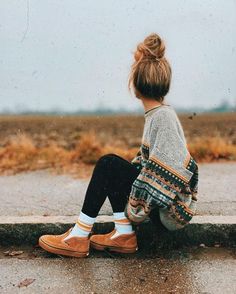 Stile Hippie Chic, Boho Winter Outfits, Ian Mcewan, Second Hand Fashion, Cosy Outfit, Stylish Winter Outfits, Legging Outfits, Now And Then, Fashion 2020