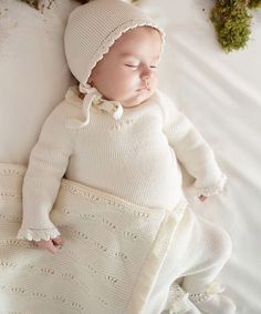 Baby Swaddle Wrap, Baby Fashionista, Newborn Girl Outfits, Knitted Baby Clothes, Baby Hats Knitting, Baby Memories