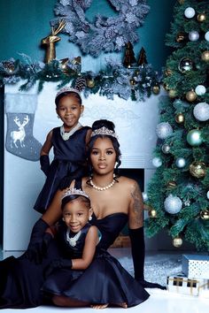 Mommy Daughter Photography, Family Christmas Pictures Outfits, Mommy Daughter Photoshoot, Mommy Daughter Pictures, Mommy Daughter Photos, Mother Baby Photography, Mother Daughter Photoshoot