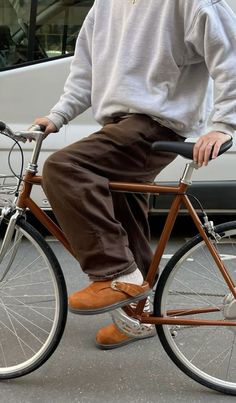 Boyfriend Outfit, Mens Trendy Outfits, Men Fashion Casual Outfits, Best Mens Fashion, Cycling Outfit, Bike Style