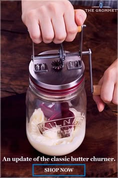 Mason Jar Baking, Raclette Originale, Butter Churner, Butter Churn, Butter Bell, Top Gadgets, Homemade Butter