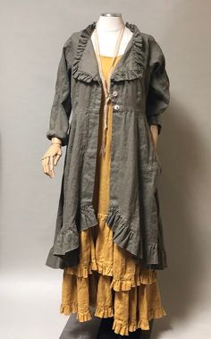 Whimsical Wardrobe, Lagenlook Clothing, Shabby Chic Clothes, Linen Coat, Lagenlook Style, Mode Boho, Vestidos Vintage, Romantic Dress, Mode Inspiration