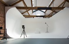 STUDIOHIRE.COM Videography Studio Design, Photography Studio Spaces, Photo Studio Design, Photography Studio Design, Studio Backdrops Backgrounds, Warehouse Design