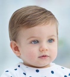 Corte Lu Baby Boy First Haircut, Baby Boy Haircut, Boys First Haircut, Haircut Boys, Baby Haircut, Toddler Haircuts, Boy Haircut, Baby Boy Haircuts, Toddler Boy Haircuts