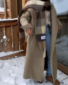 Scarf Outfit, Uggs Outfit, Autumn Outfit, Mode Inspiration, Winter Looks, Fall Winter Outfits, Long Coat