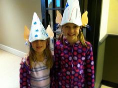 Make an Elf Hat and get a Free E-Book of "The Elves and the Shoemaker" - Fairy Dust Teaching The Elves And The Shoemaker, Cindy Williams, Holiday Art Projects, Fairytale Nursery, Elf Activities, Volunteer Gifts