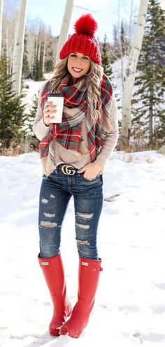 Brown Knit Sweater, Boating Outfit, Moda Chic, Red Boots, Cute Winter Outfits, Outfit Trends, Looks Style, Mode Inspiration