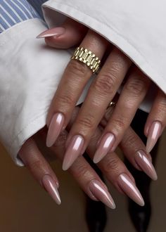 Nails Inspiration Black Women, Long Nails Chrome, Simple Long Nails, Simple And Elegant Nails, Nude Nails Black Women, Nude Chrome Nails, Nude Chrome, Neutral Nails Acrylic, Queen Nails