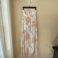 Strapless Floral Maxi Dress From Old Navy Dress Is Fully Lined (See Photo). Nwot Never Been Worn! Top Part Is Shirred And Stretchy, Bottom Part Is Flowy Approx. Measurements: Full Length: 48” Armpit To Armpit: 12.5” Feminine White Strapless Dress With Floral Print, White Strapless Feminine Sundress, White Floral Print Strapless Dress For Summer, White Strapless Floral Print Dress For Summer, White Strapless Dress With Floral Print For Summer, White Floral Print Strapless Sundress, White Strapless Dress For Spring Vacation, White Strapless Dress For Vacation In Spring, White Floral Print Strapless Dress For The Beach