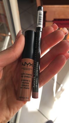 Abu Dhabi Nyx Matte Lips, Nyx Soft Matte Lip Cream Abu Dhabi, Brown Lip Pencil, Lips Combo, Pelo Color Vino, Nyx Soft Matte Lip Cream